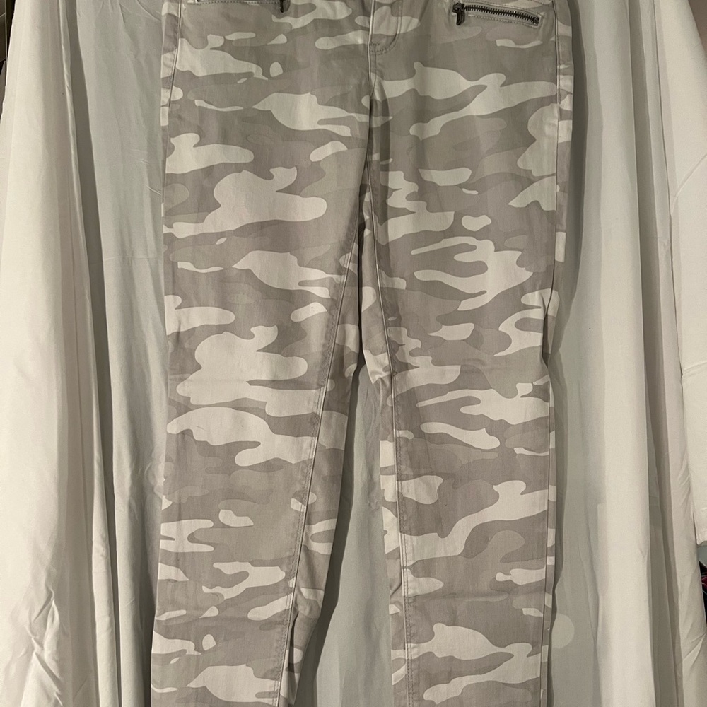 Democracy Gray and White Camouflage Straight Leg Skinny  Jeans